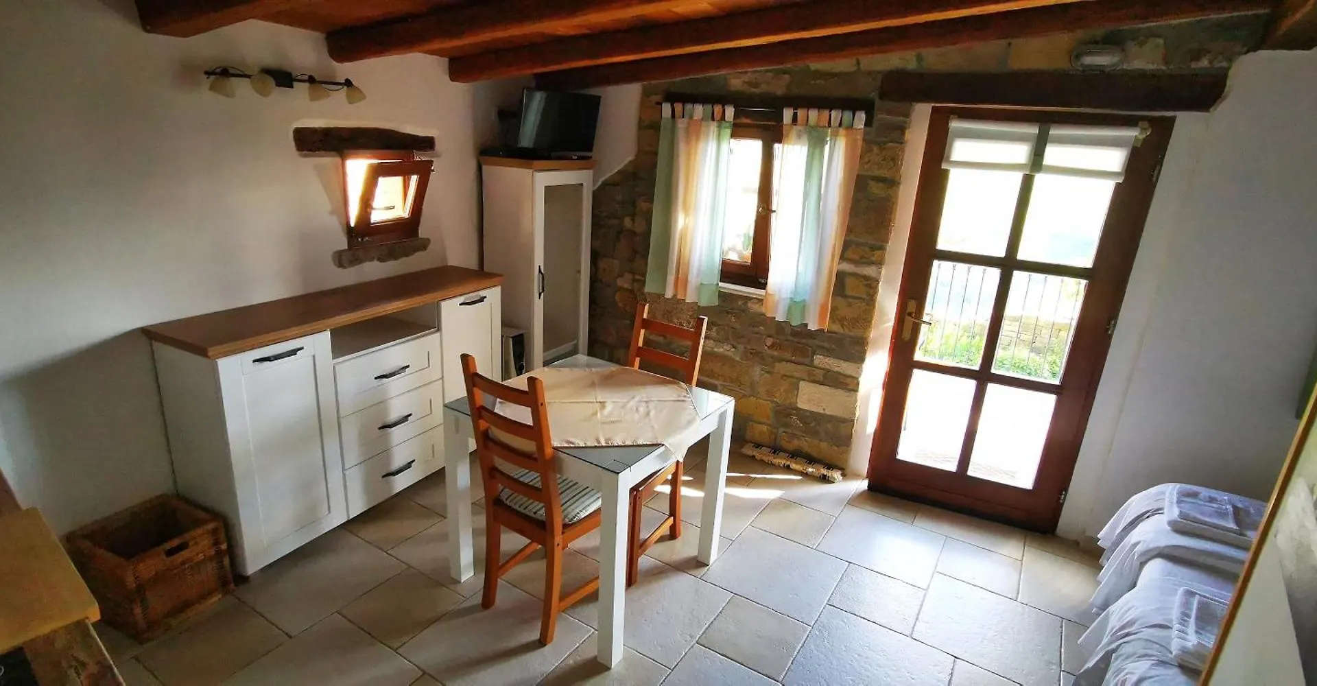 Studio Apartment Belvedere Groznjan 0*,  Croatia